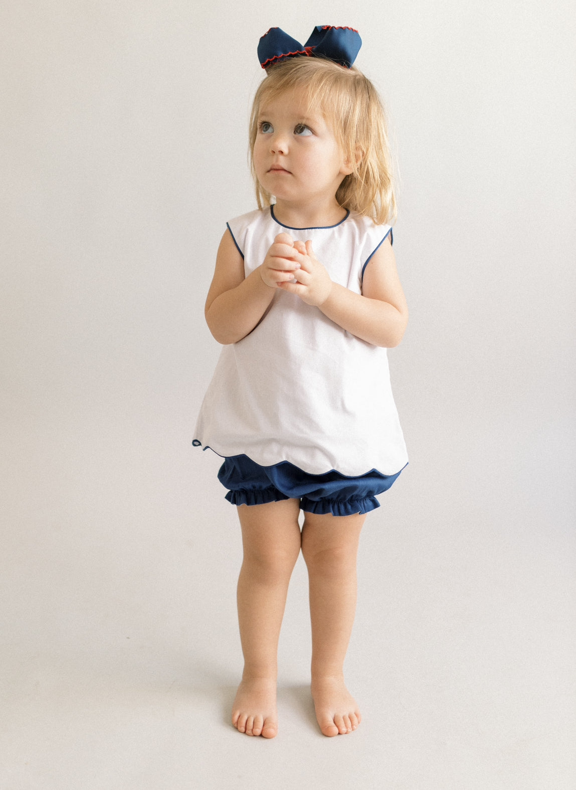 Girls bow back scalloped set