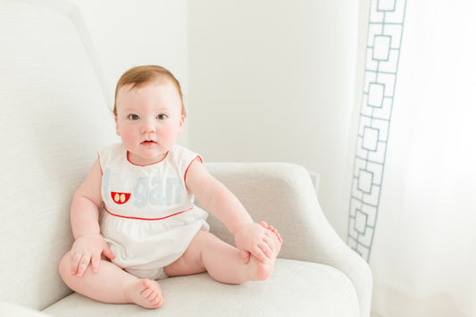 White woven bubble red piping