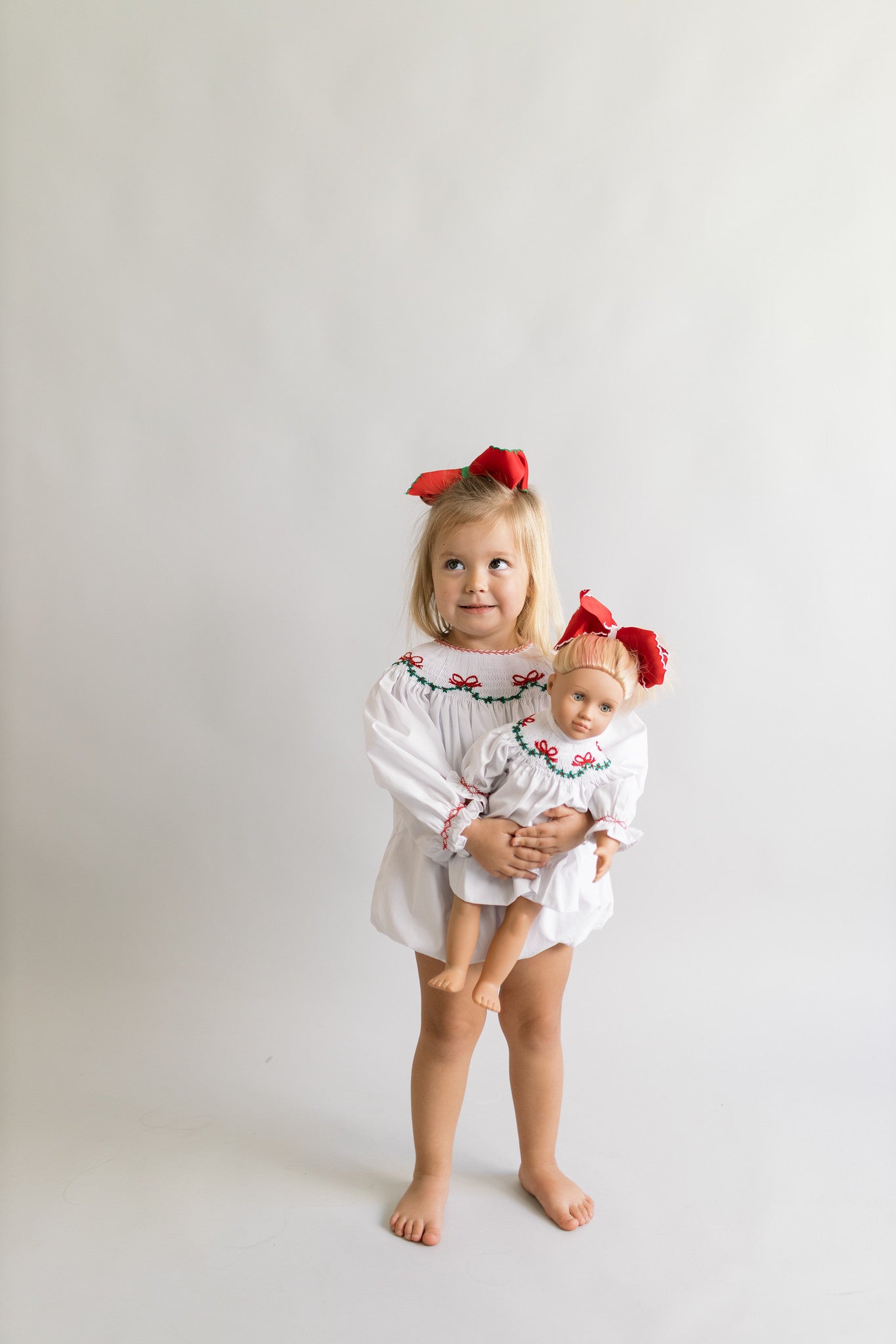 Holly and bows bubble