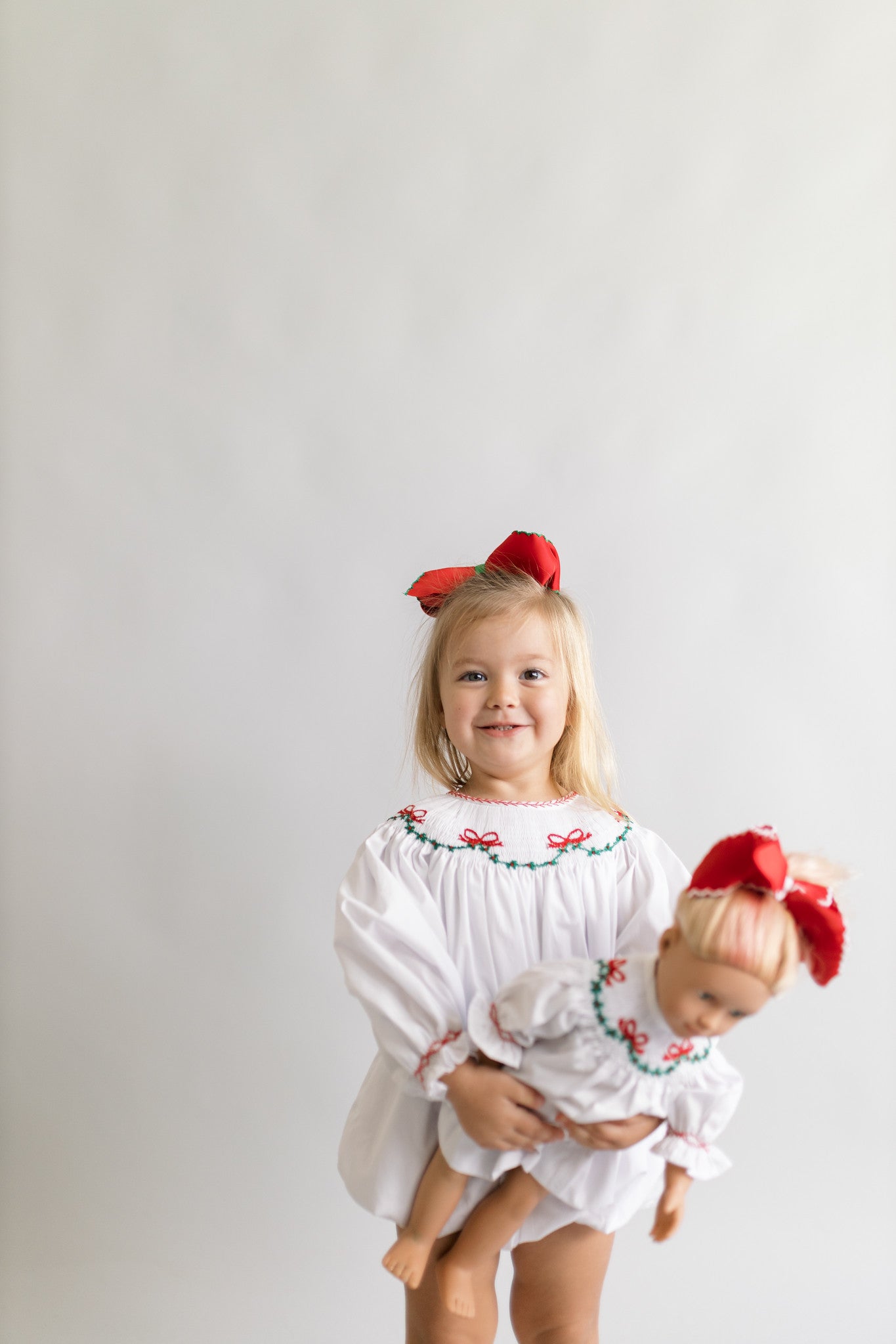 Holly and bows bubble