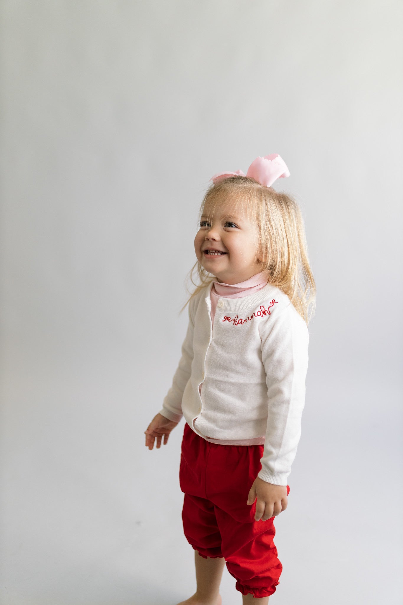 White cardigan campure sweater